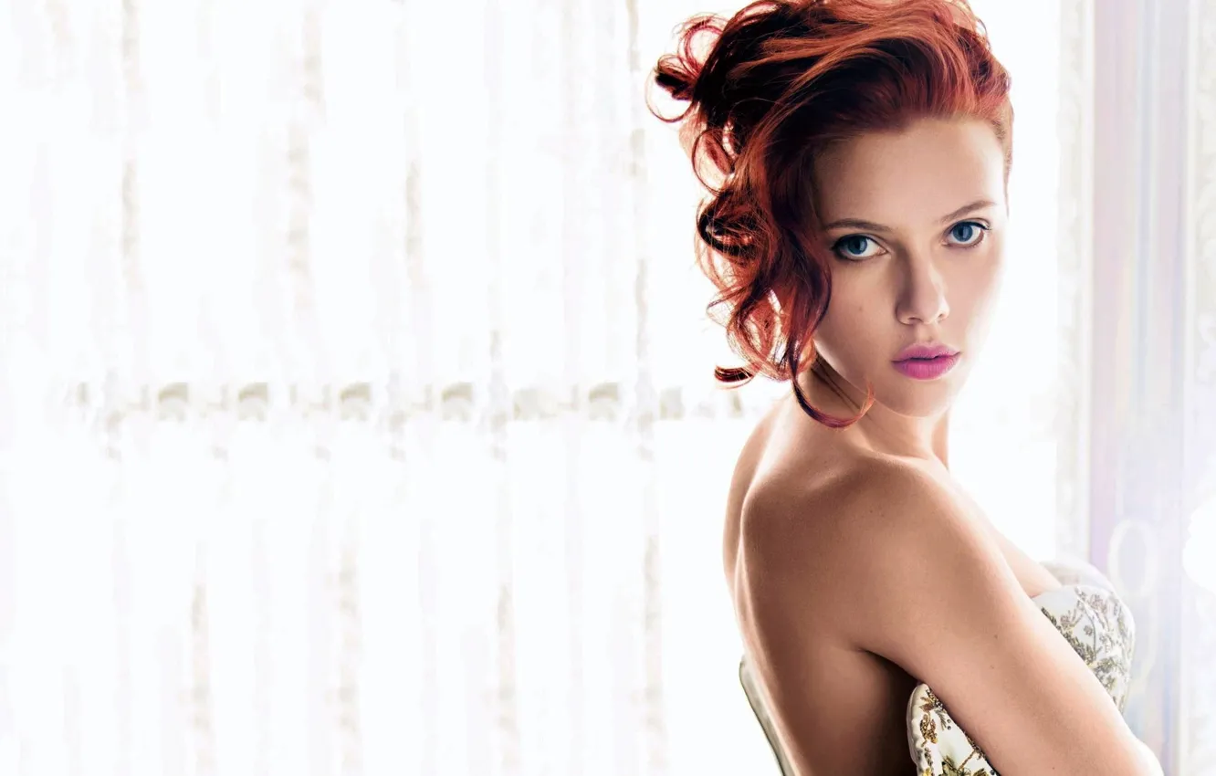 Photo wallpaper look, girl, back, dress, actress, Scarlett Johansson, Scarlett Johansson, blue-eyed