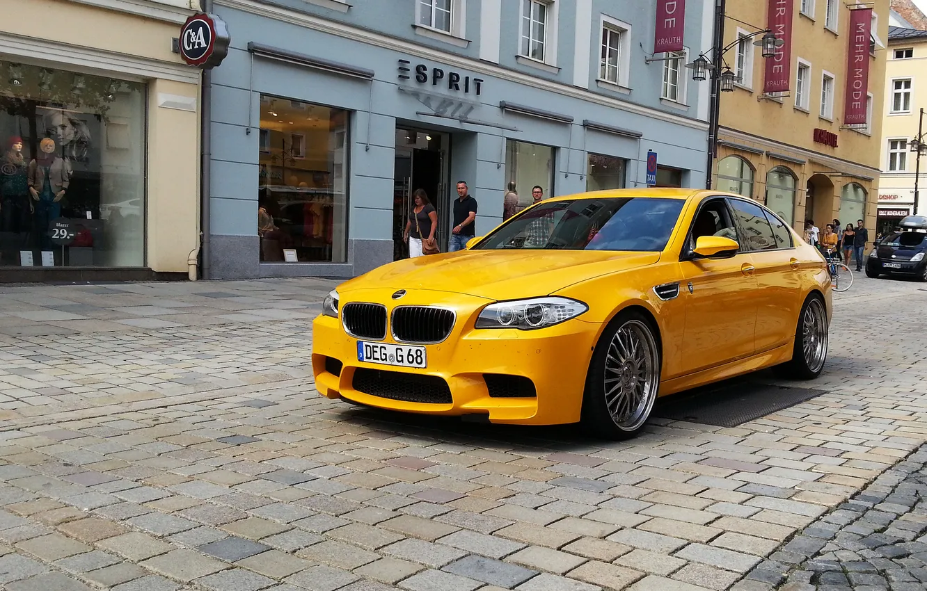 Photo wallpaper BMW, Yellow