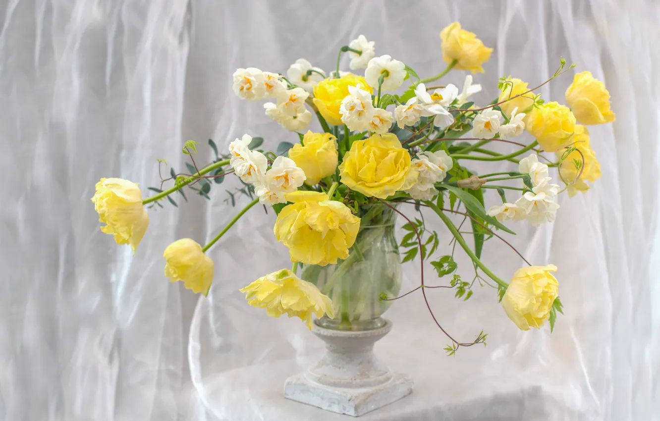 Photo wallpaper yellow, bouquet, tulips