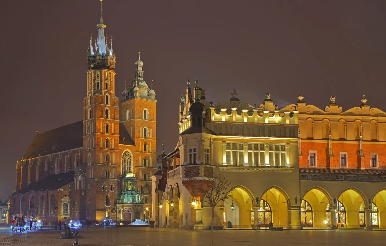 Photo wallpaper Poland, Krakow, St. Mary's Church, The cloth hall
