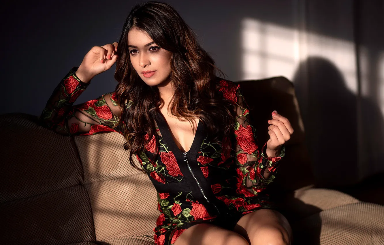Photo wallpaper girl, beautiful, model, indian, actress, bollywood, girl on sofa, Latha hegde