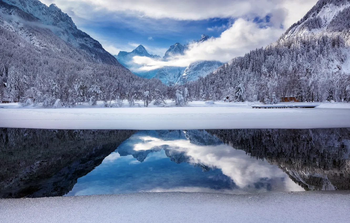 Photo wallpaper Slovenia, Lake Jasna, Icy reflections