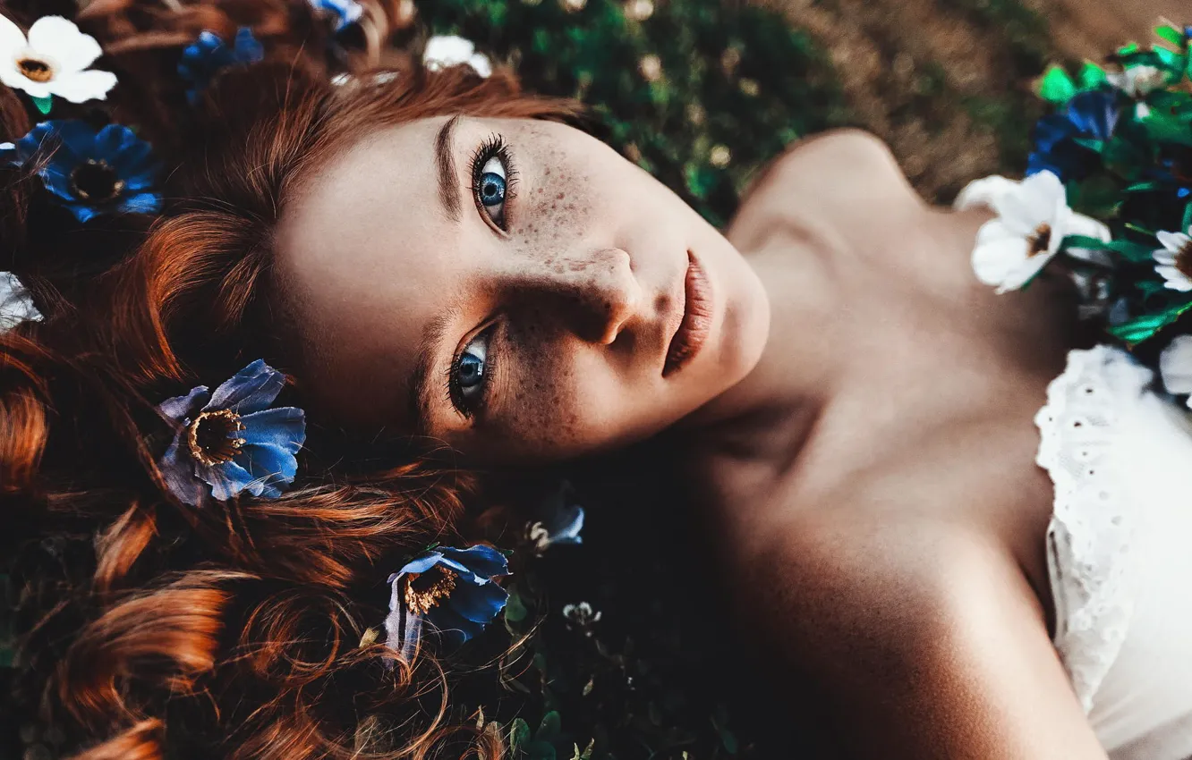 Photo wallpaper eyes, look, flowers, face, hair, freckles, curls