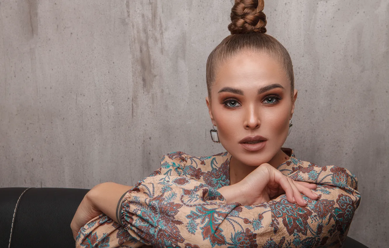 Photo wallpaper look, girl, face, portrait, hands, makeup, Ilya Kondrakhin