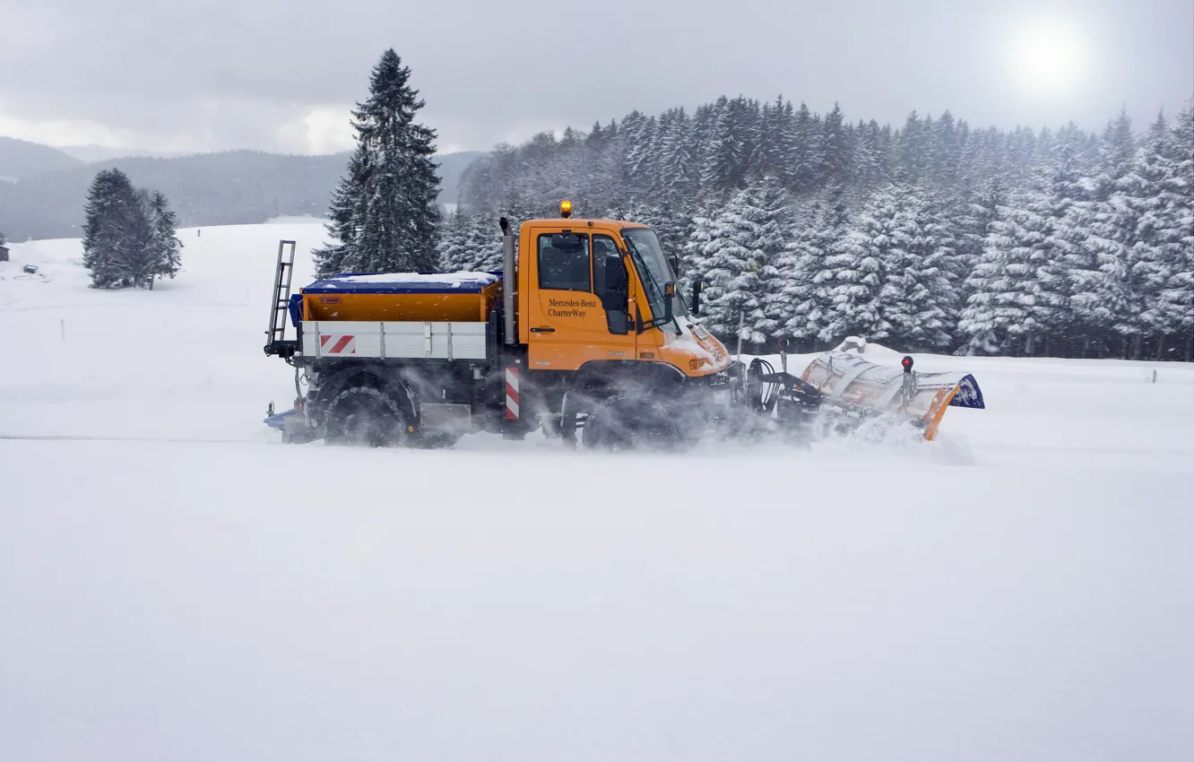 Photo wallpaper snow, trees, Mercedes-Benz, machinery, Unimog, U400