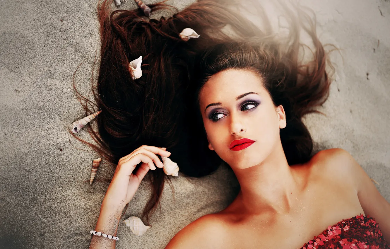 Photo wallpaper sand, look, girl, bracelet, shell, brown hair