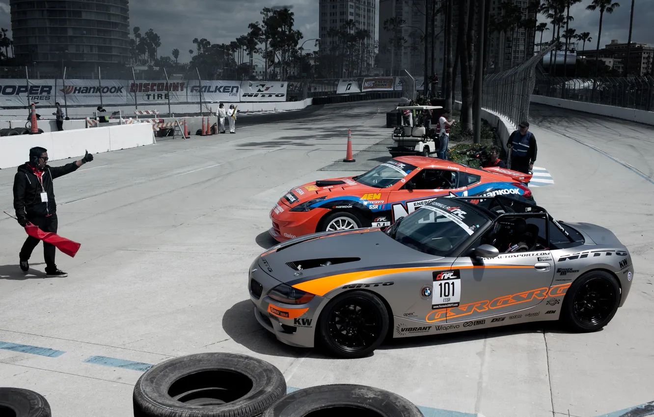 Photo wallpaper Formula Drift, long beach 2011, Nissan 370z vs. BMW Z4