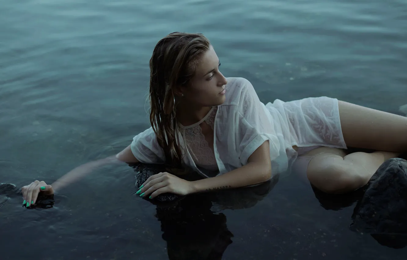 Photo wallpaper tattoo, legs, in the water, Greta Larosa