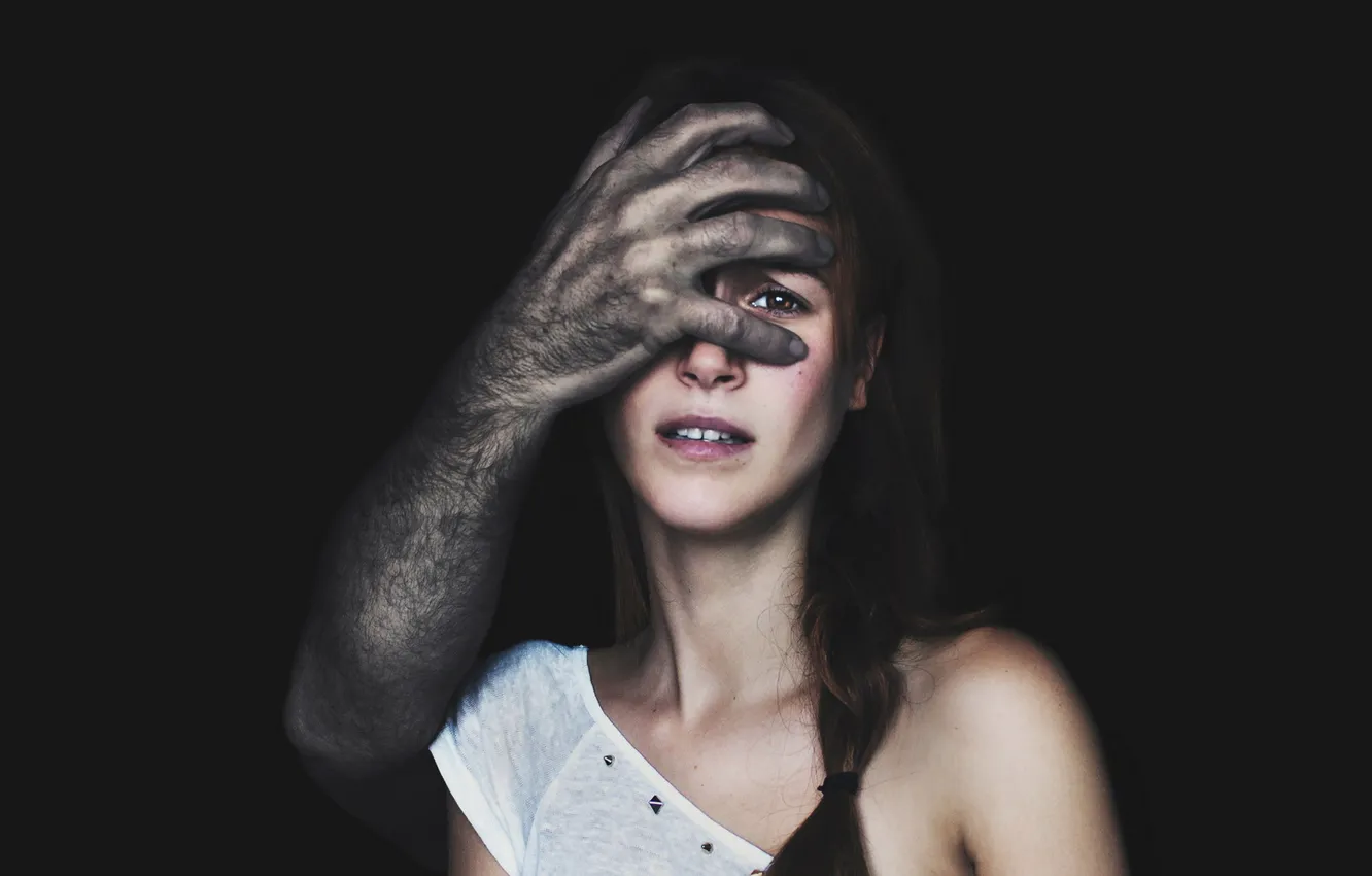 Photo wallpaper girl, the situation, hands