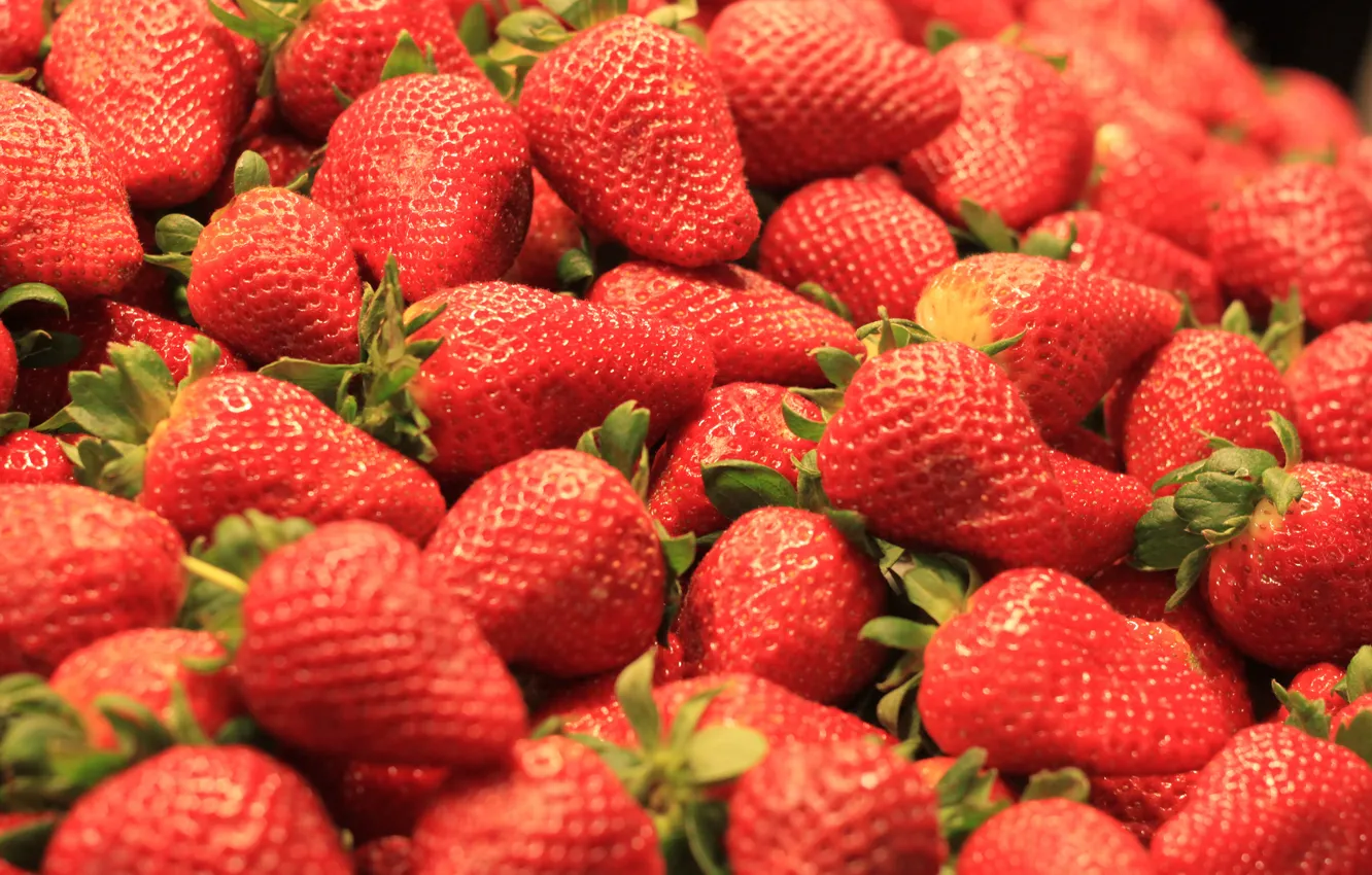Photo wallpaper macro, berries, strawberry