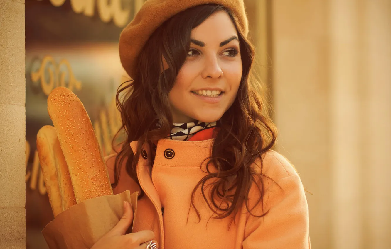 Photo wallpaper smile, package, bread, coat, takes