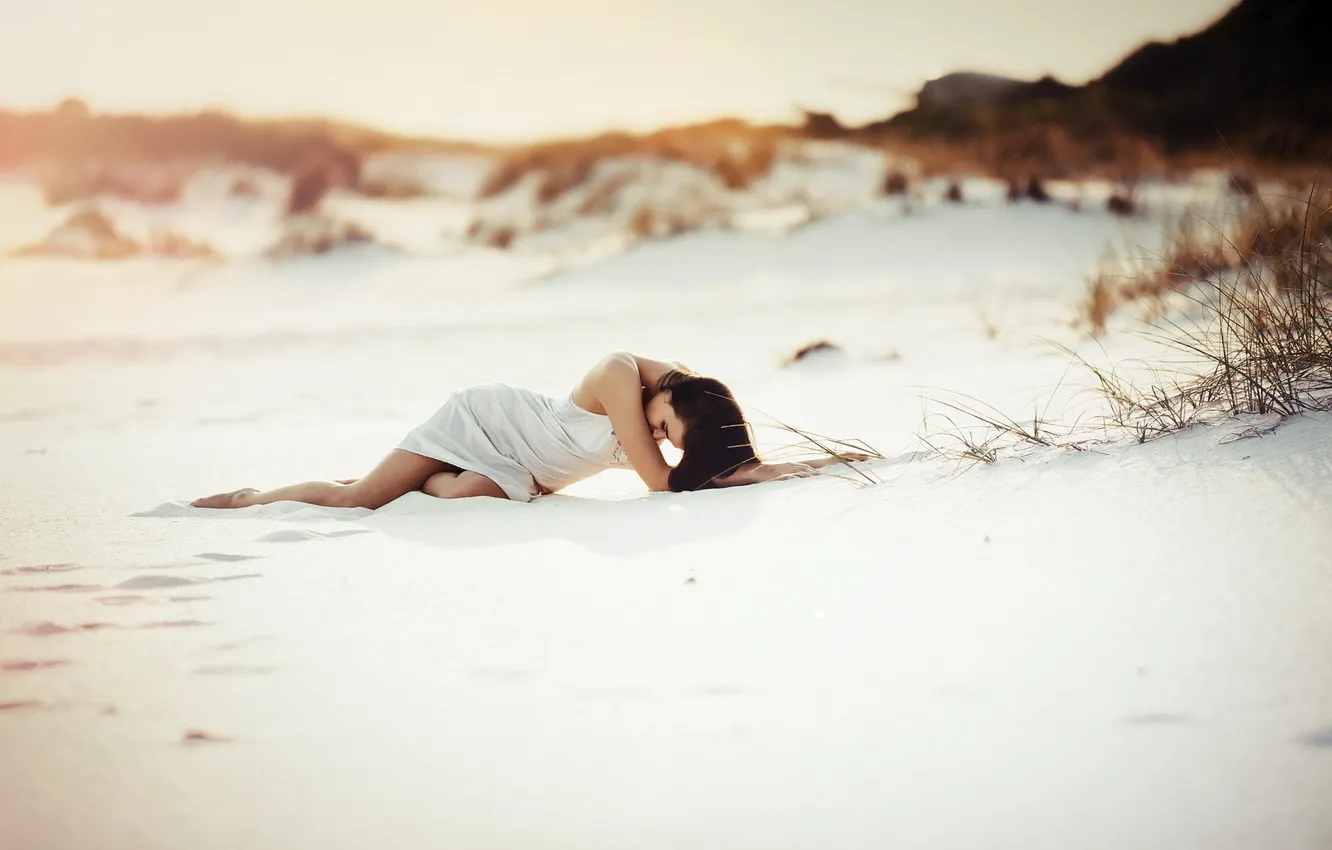 Photo wallpaper beach, girl, pose