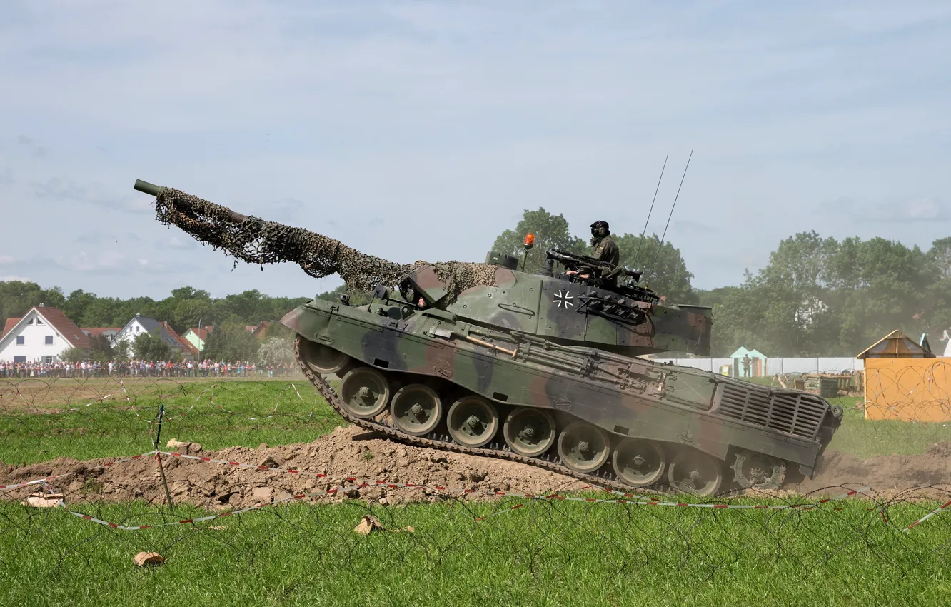 Photo wallpaper German, main, battle tank, Leopard 2