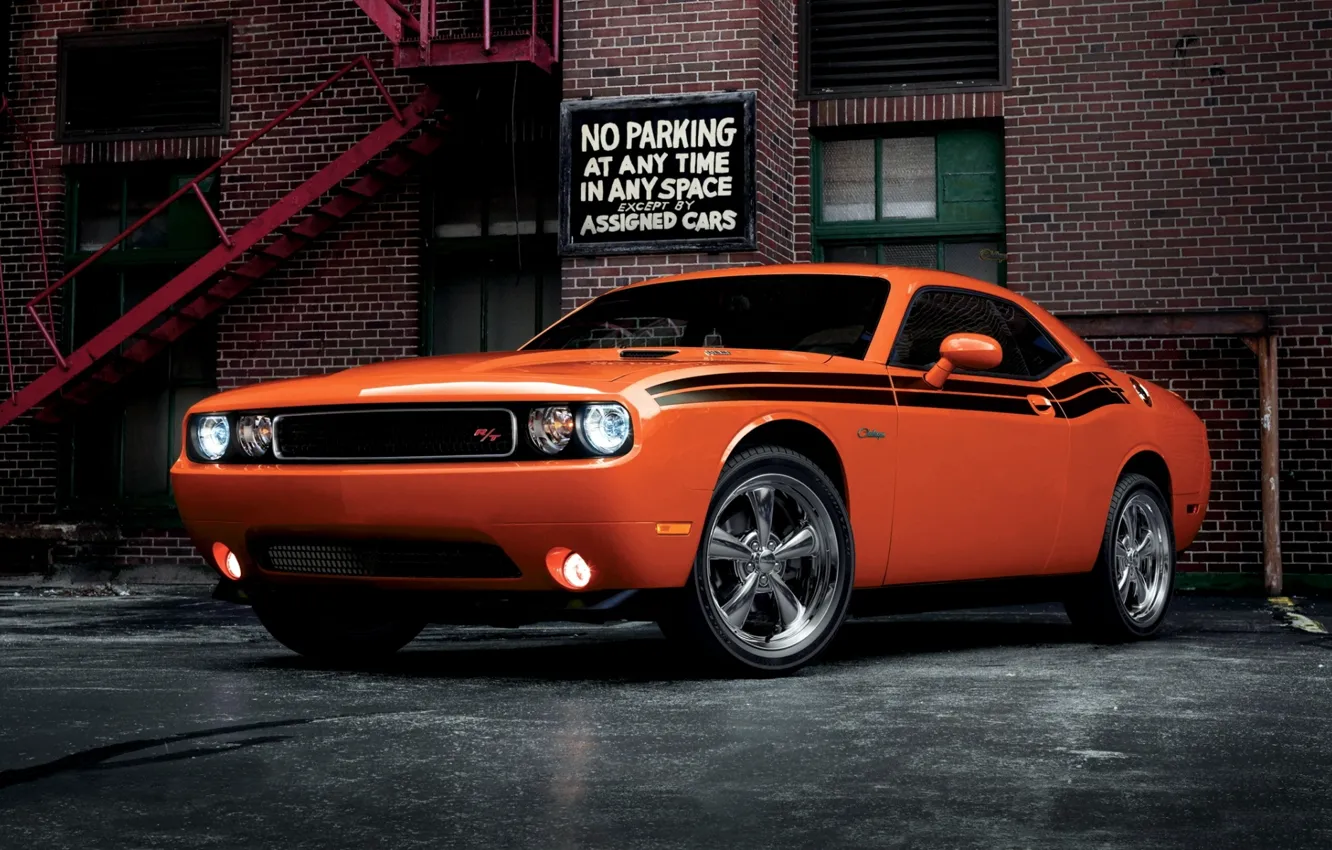 Photo wallpaper Dodge, Dodge, Challenger, Classic, the front, Muscle car, Muscle car, R/T