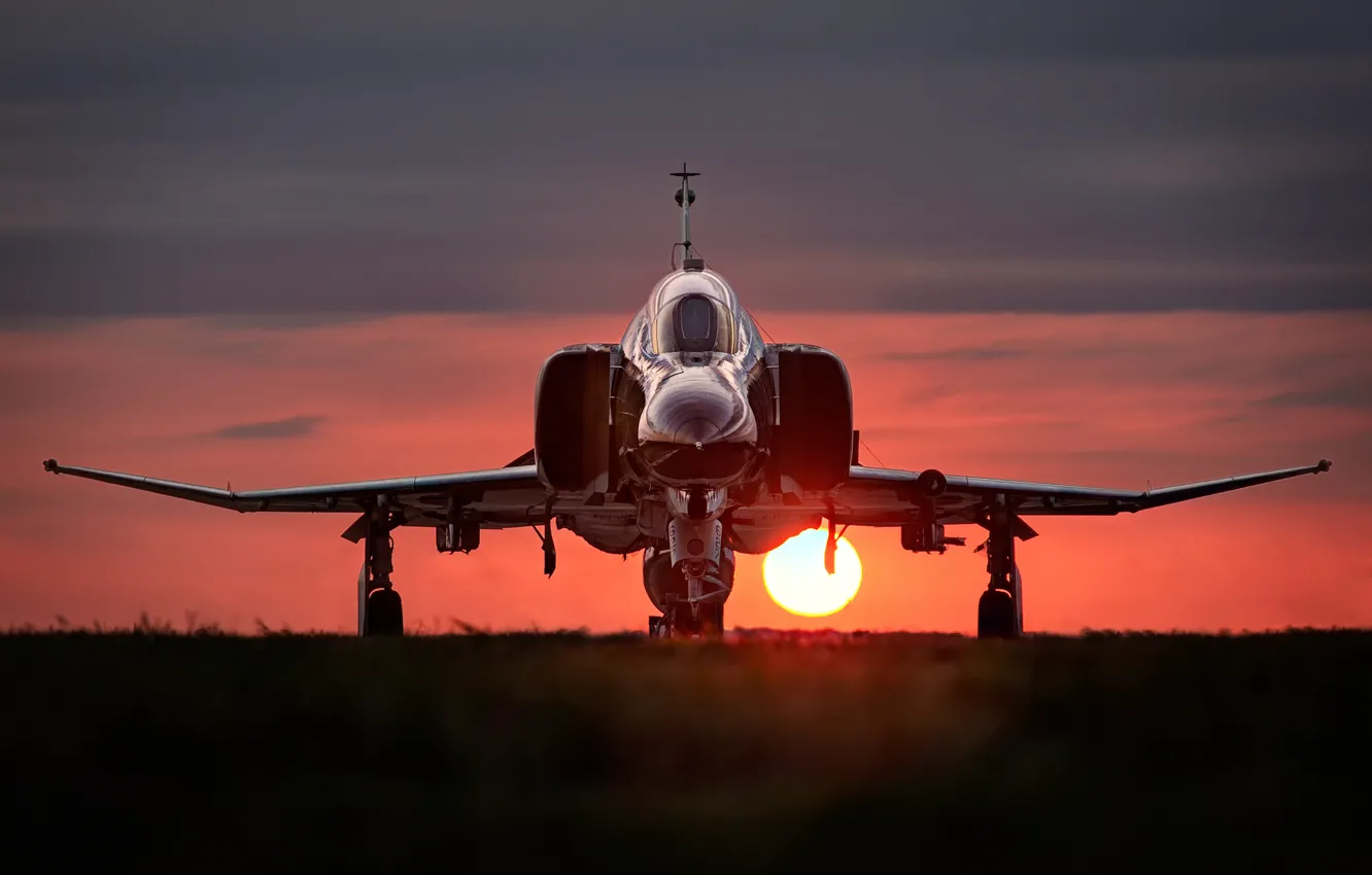 Photo wallpaper the sun, sunset, fighter, F-4, multipurpose, Phantom II, McDonnell Douglas, Phantom II