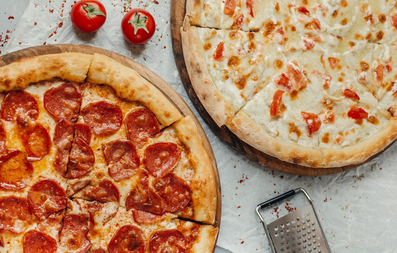 Photo wallpaper cakes, the dough, pizza, cheese, pizza, sauce, tomatoes, pepperoni