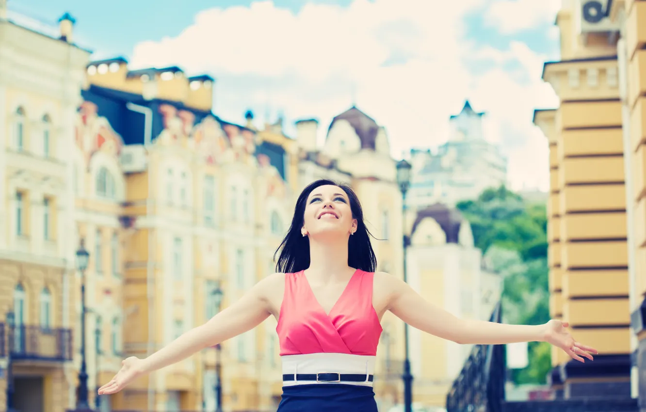 Photo wallpaper freedom, girl, the city, emotions, street