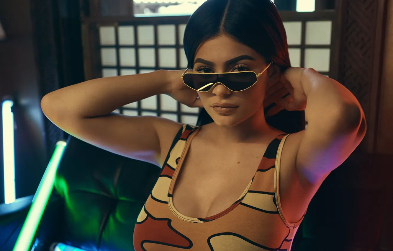 Photo wallpaper brunette, glasses, celebrity, Kylie Jenner