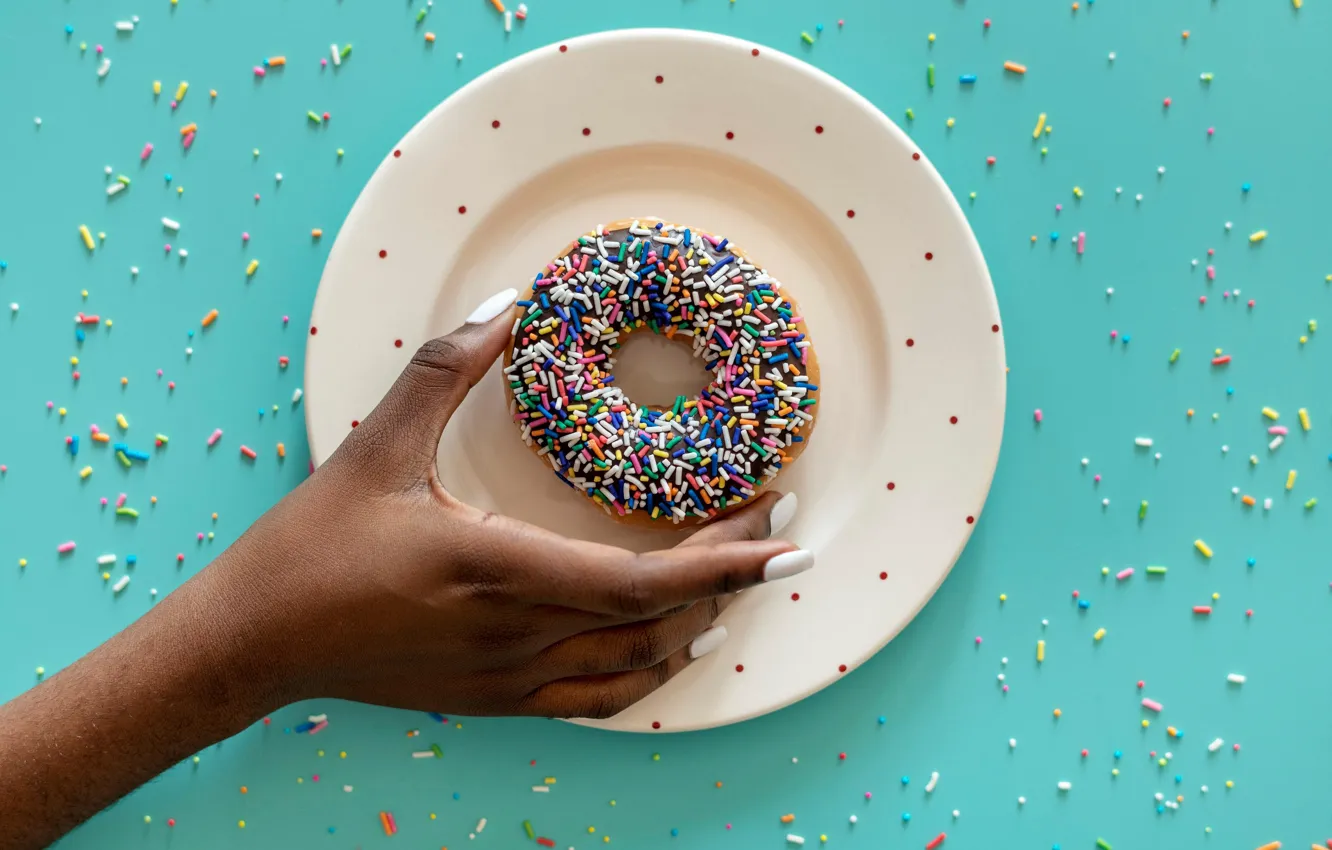 Photo wallpaper hand, plate, donut