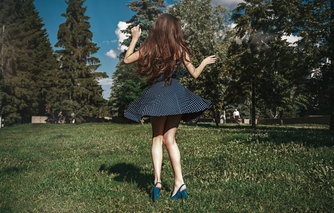 Photo wallpaper grass, girl, the sun, trees, Park, model, figure, dress