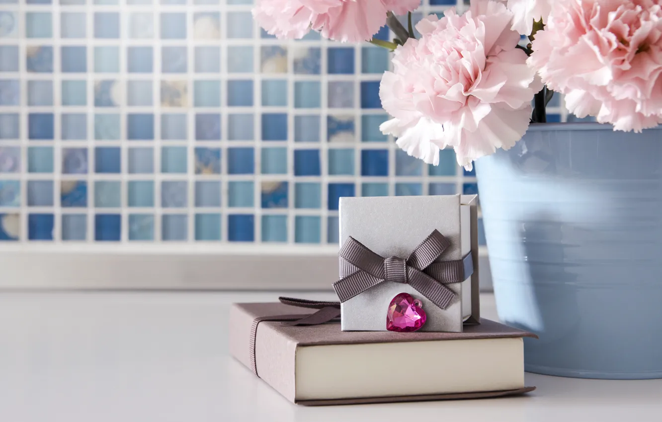Photo wallpaper flowers, holiday, gift, bouquet, book