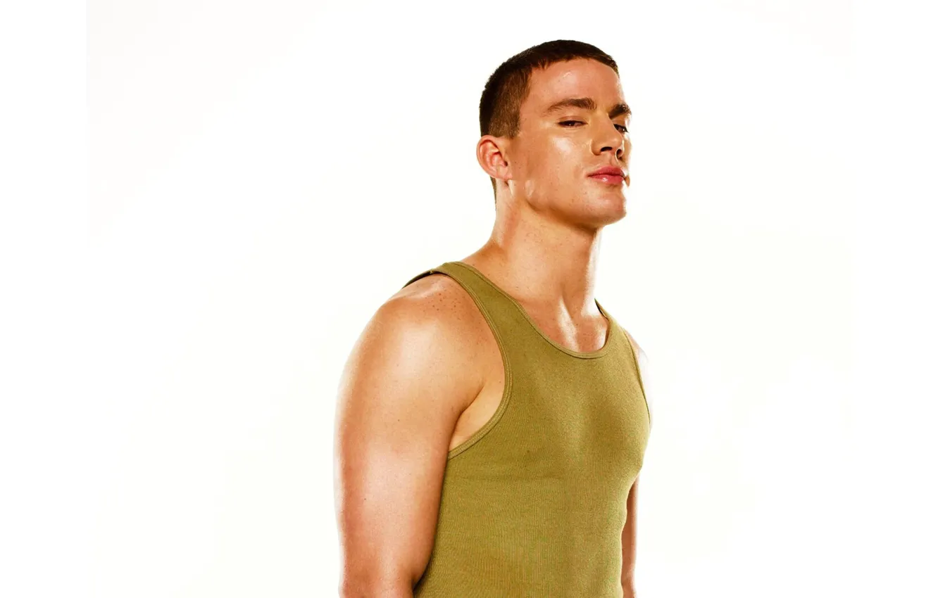 Photo wallpaper look, Mike, actor, white background, photoshoot, step forward, Channing Tatum, Channing Tatum
