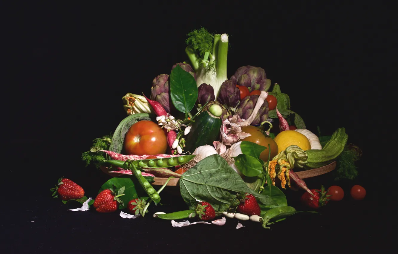 Photo wallpaper strawberry, peas, vegetables, tomatoes, garlic, ZUCCHINI, artichoke, fennel