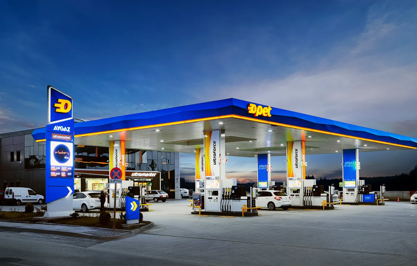 Photo wallpaper cars, gas station, OPET