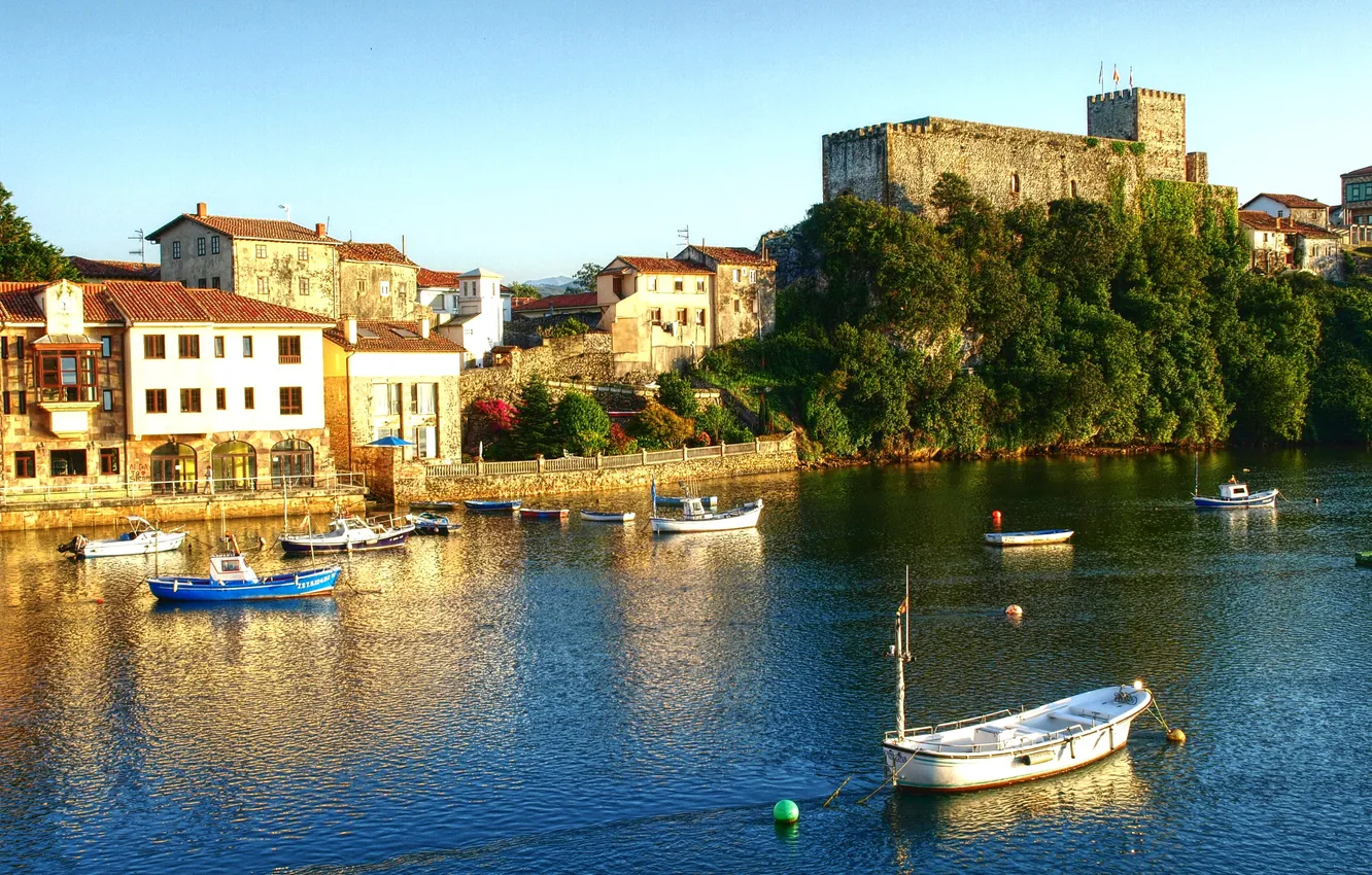 Photo wallpaper shore, boat, home, Spain, San Vicente de La Barquera