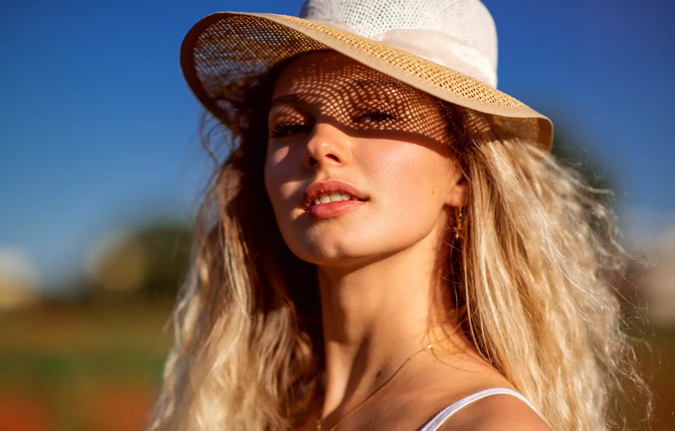 Photo wallpaper hat, look, light, girl, blonde