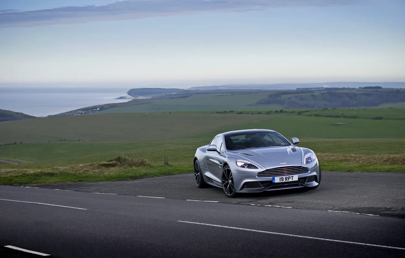 Photo wallpaper Aston Martin, Vanquish, Beachy