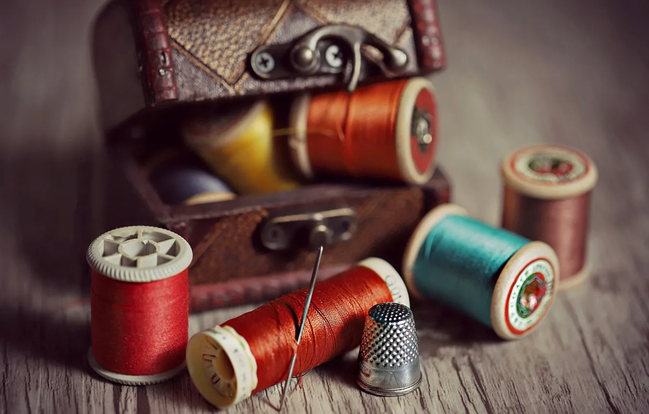 Photo wallpaper needle, box, thread, thimble
