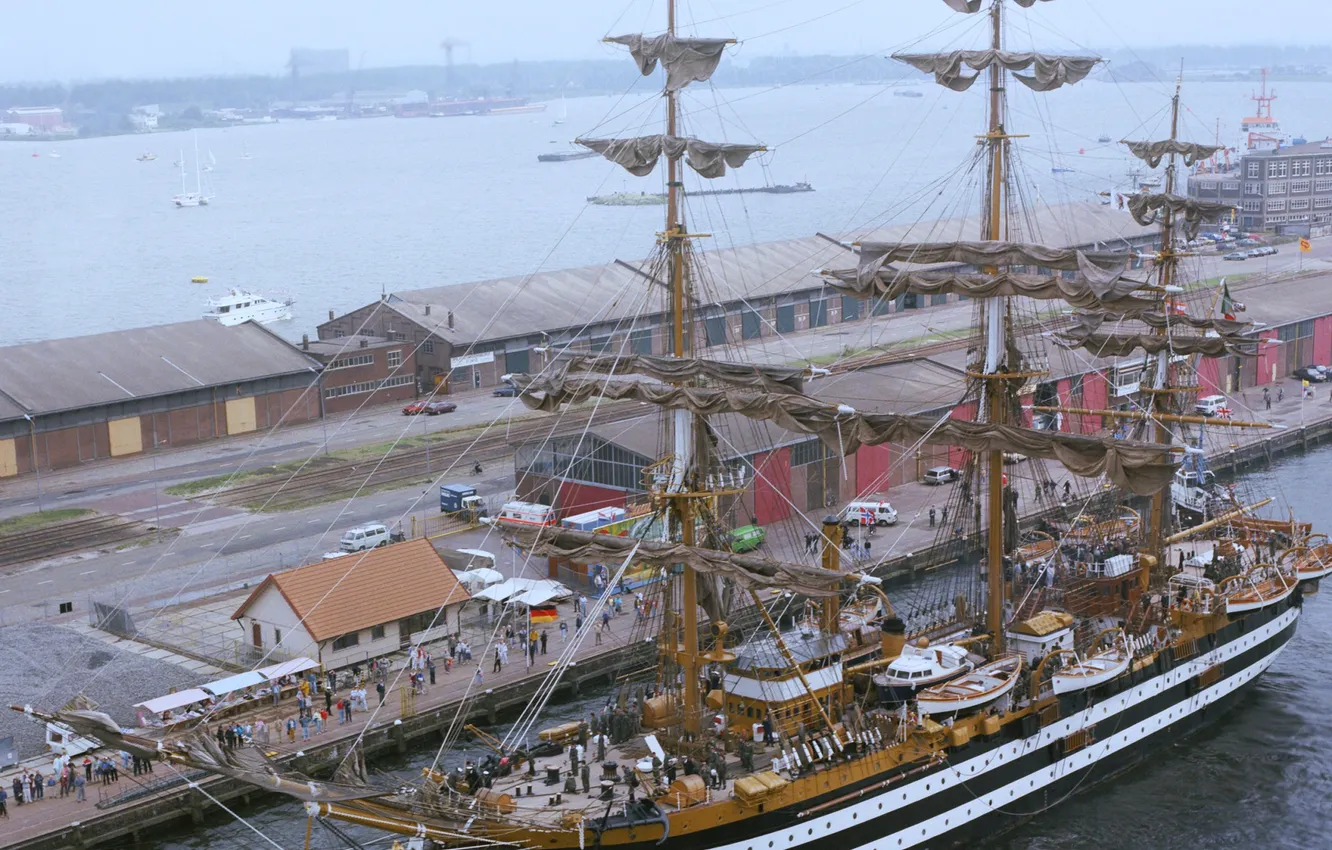 Photo wallpaper Amsterdam, 1985, The Italian Navy, Amerigo Vespucci, training sailboat