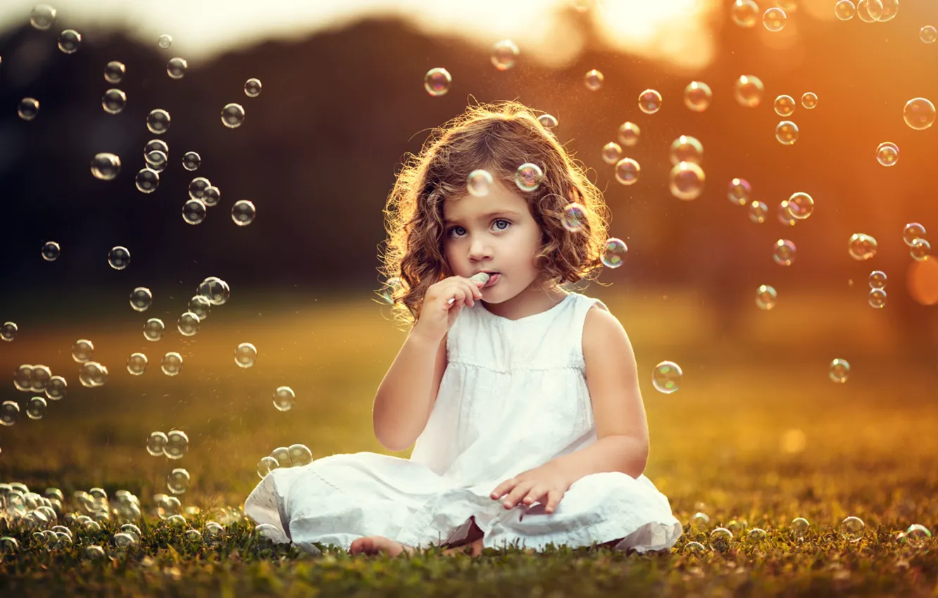 Photo wallpaper dress, bubbles, girl