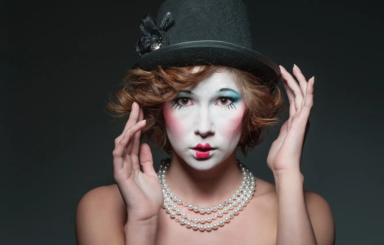 Photo wallpaper look, girl, necklace, pearl, hat, curls, blush, makeup