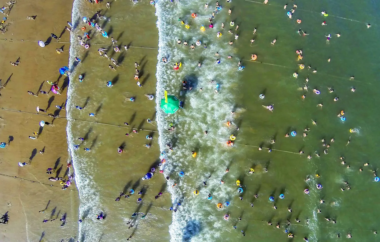 Photo wallpaper beach, shore, umbrella, China, tourists, Zhoushan