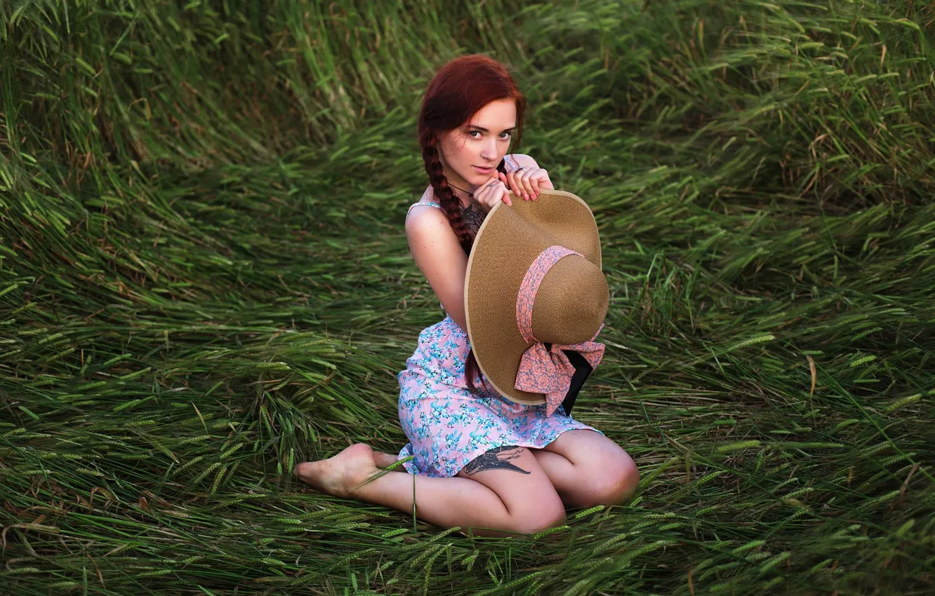 Photo wallpaper greens, look, nature, pose, model, portrait, hat, makeup