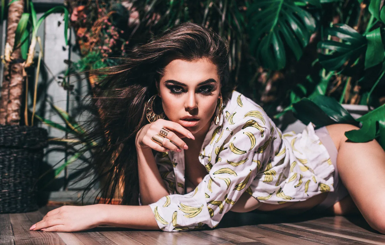 Photo wallpaper look, girl, face, pose, palm trees, hands, makeup, photographer Anastasia Lyman