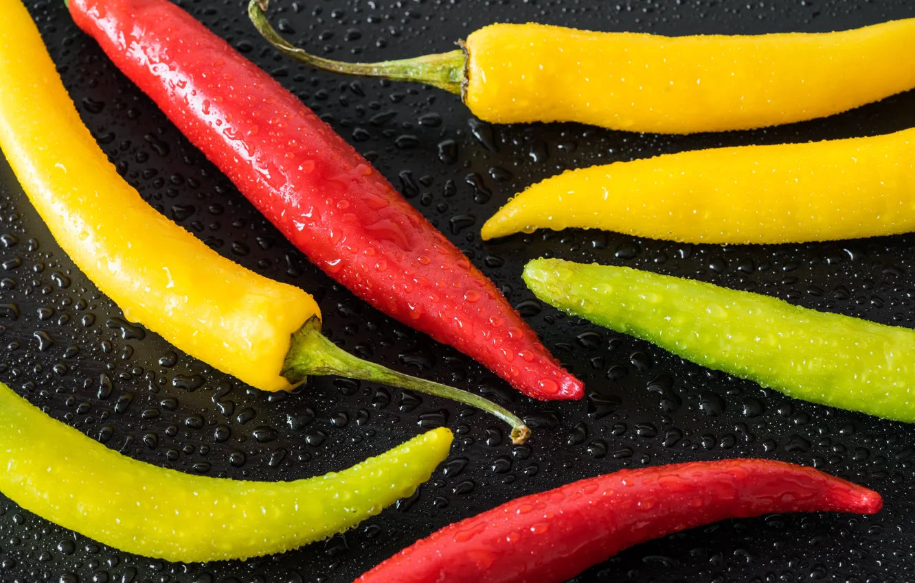 Photo wallpaper drops, yellow, red, pepper