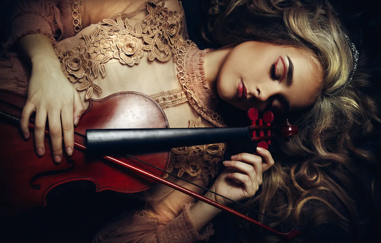 Photo wallpaper girl, face, mood, violin, hands, makeup, bow, closed eyes