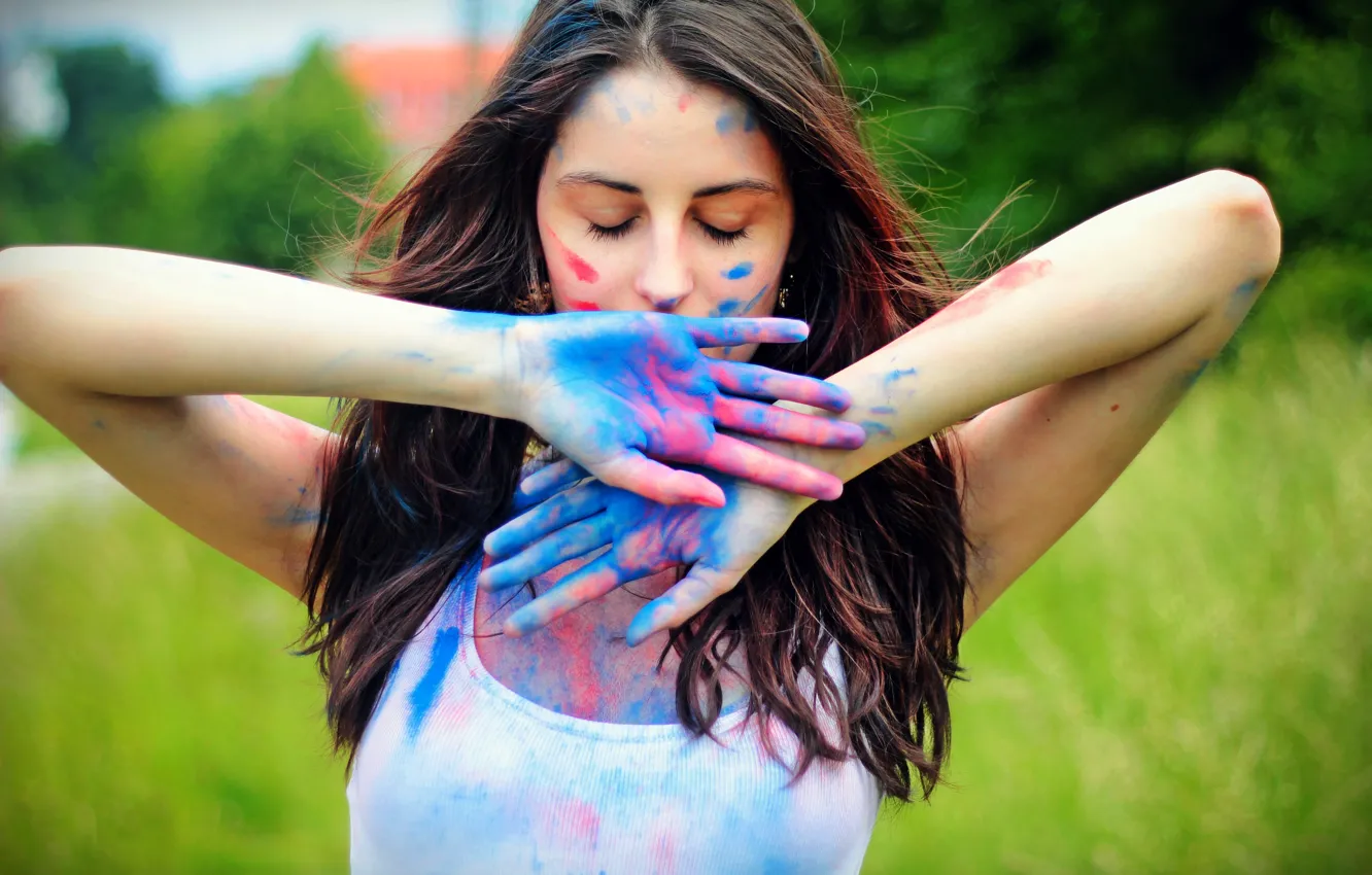 Photo wallpaper girl, paint, hands