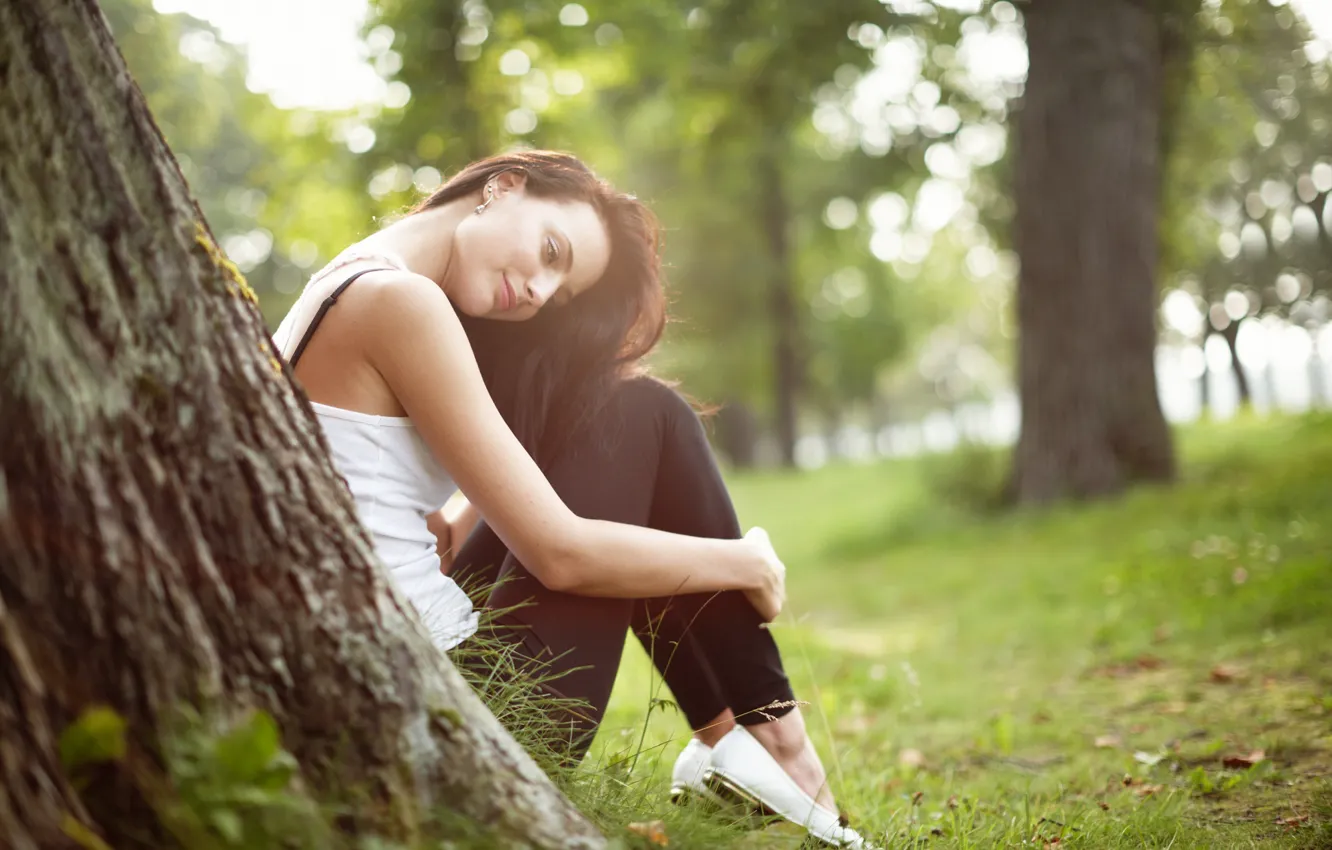 Photo wallpaper trees, face, model, hair, sitting, Lena