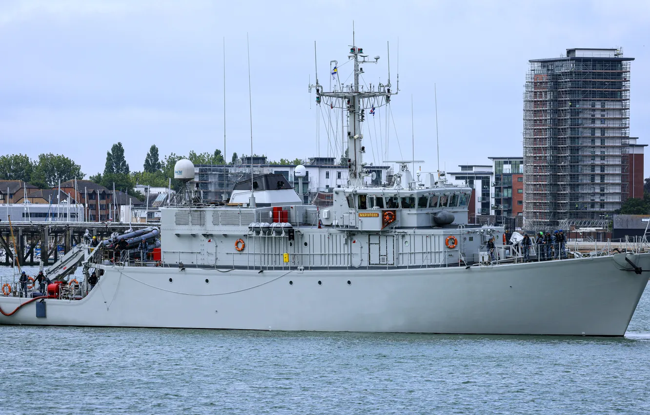 Photo wallpaper Portsmouth, minesweeper, anti-mine ship