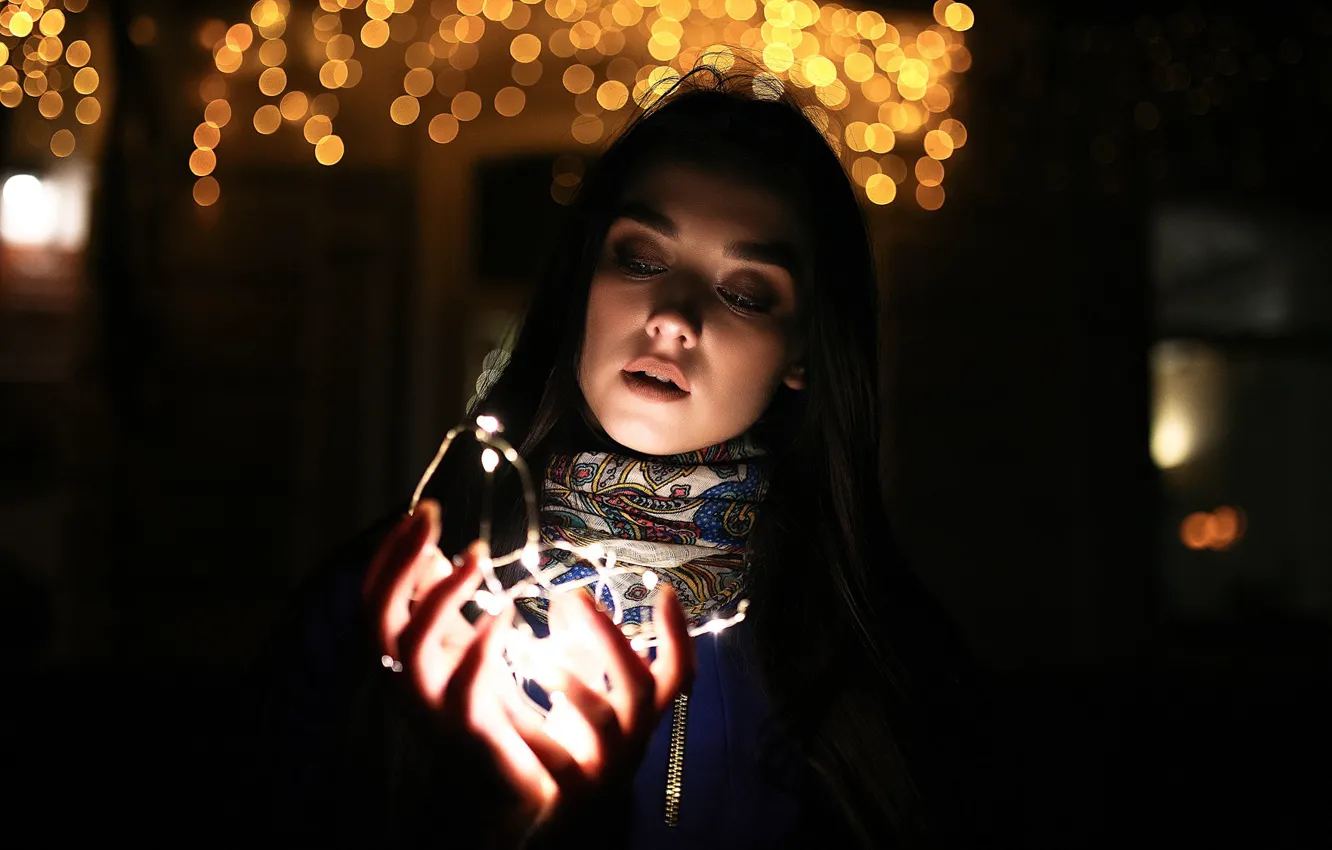 Photo wallpaper night, lights, glare, model, hands, makeup, brunette, hairstyle