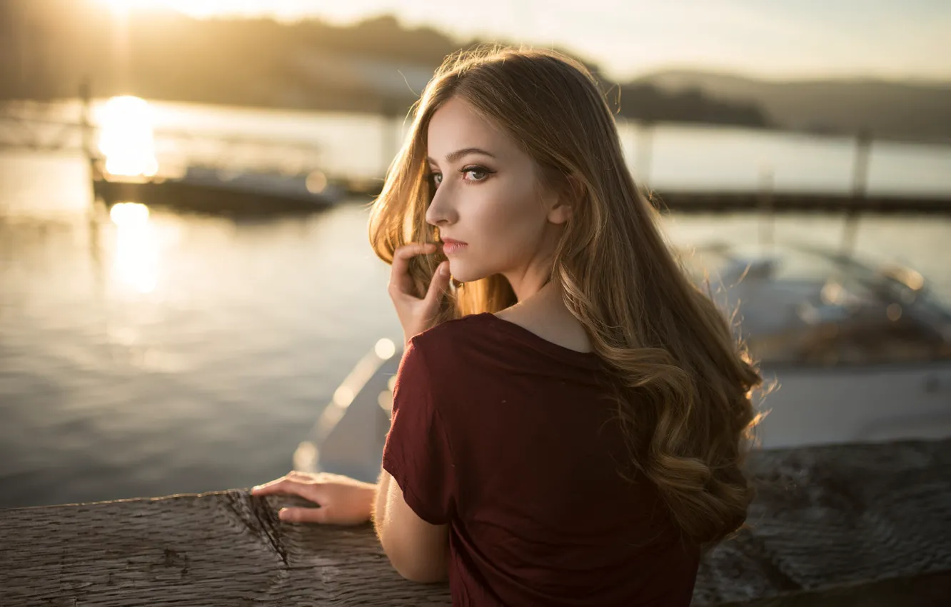 Photo wallpaper look, water, girl, the sun, pose, hair, back, makeup