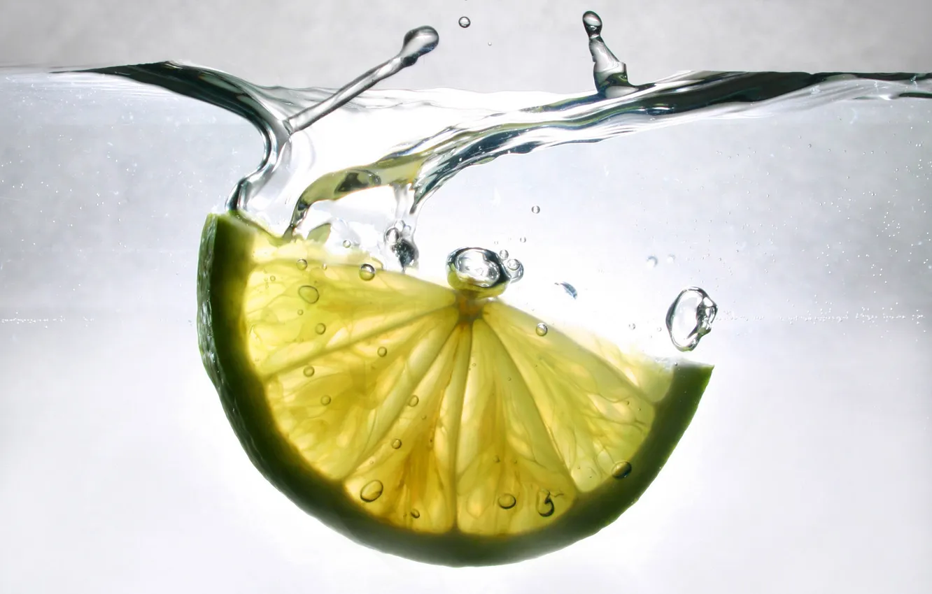 Photo wallpaper water, lime, slices, lime