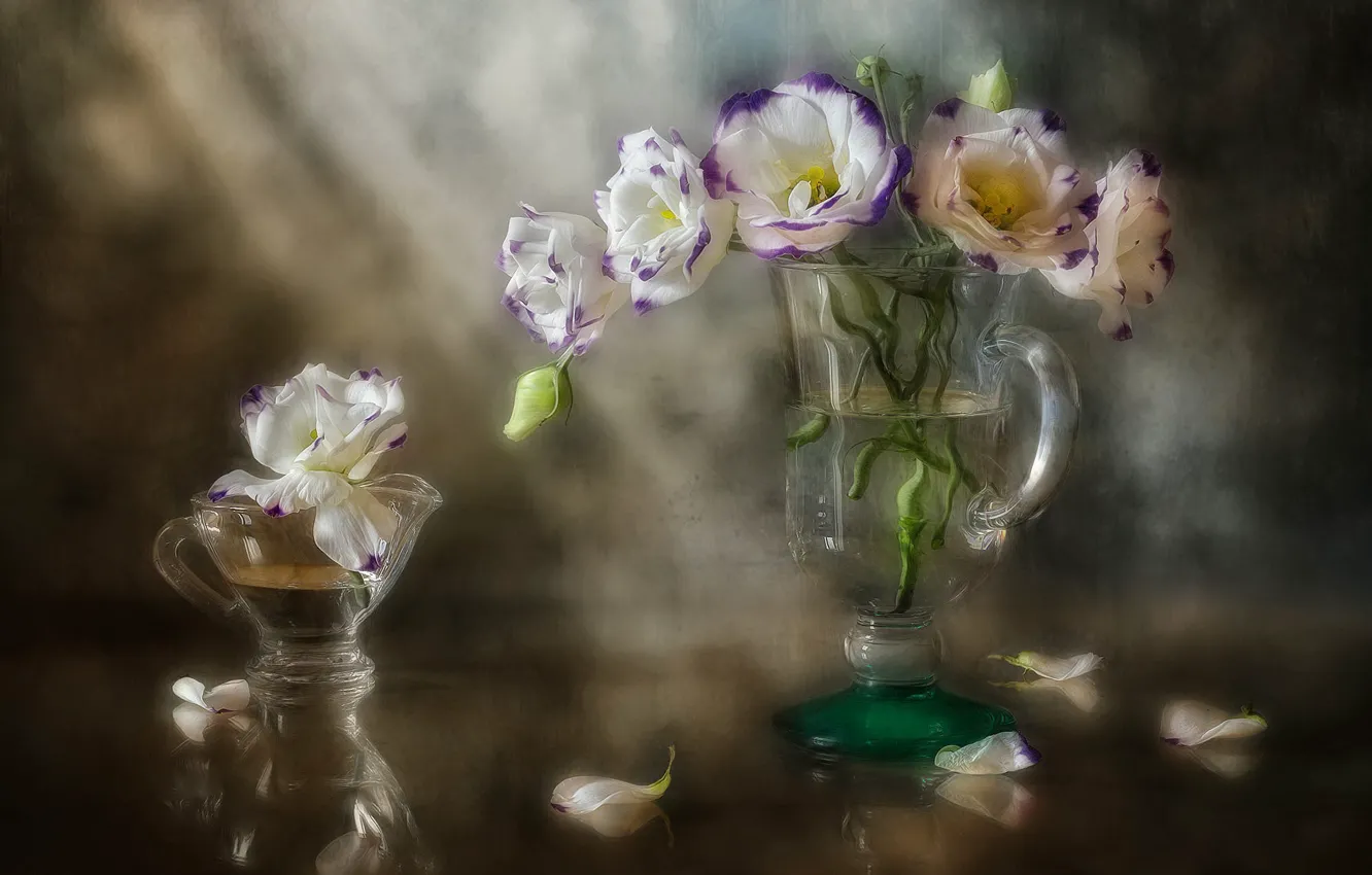 Photo wallpaper light, flowers, glass, bouquet, eustoma