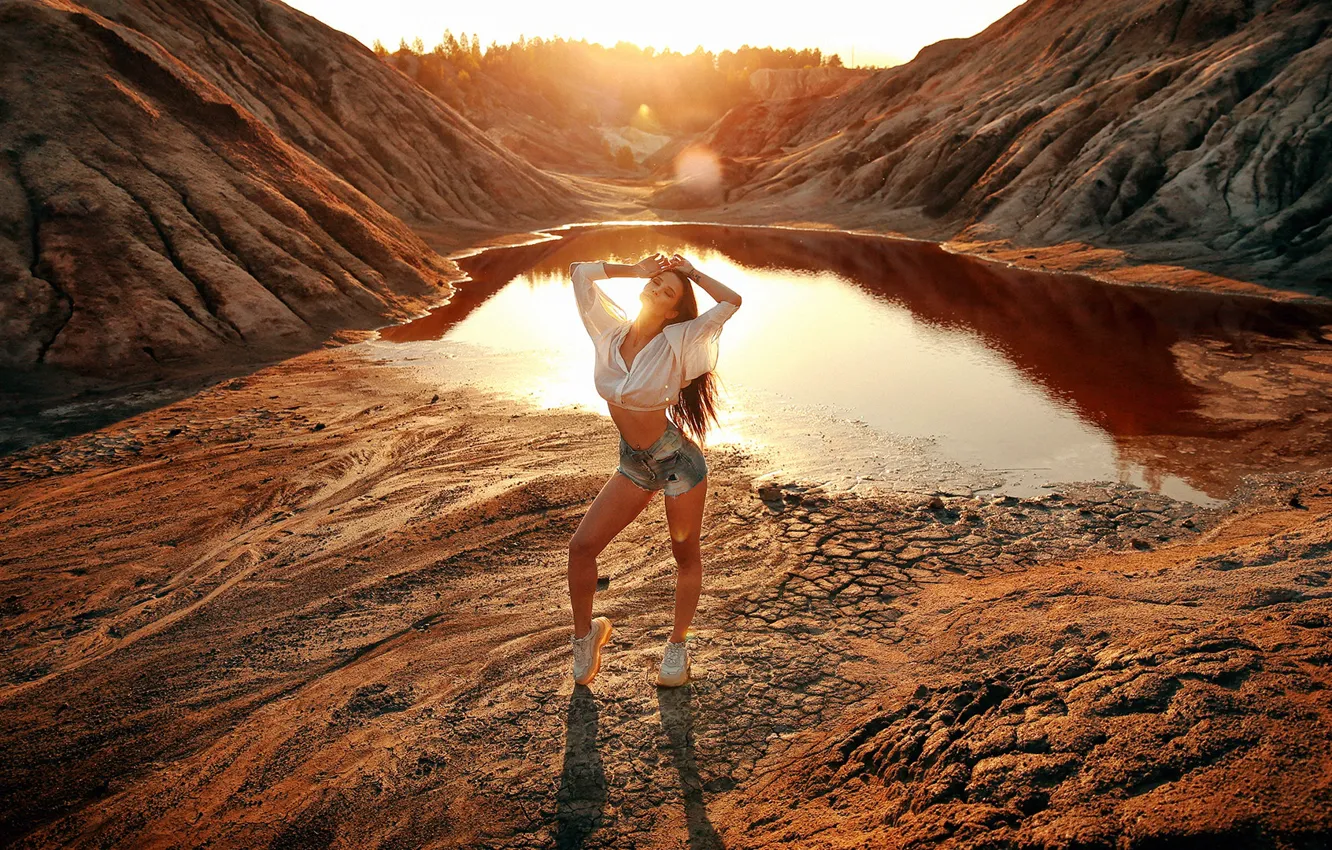 Photo wallpaper girl, shorts, long hair, legs, photo, photographer, water, model