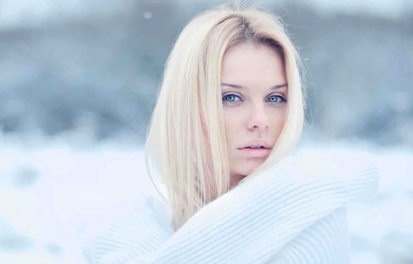 Photo wallpaper cold, winter, eyes, look, girl, snow, eyelashes, blonde