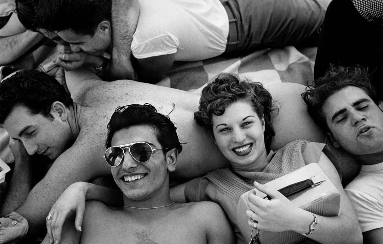 Photo wallpaper black and white, 1949, retro photography, Harold Feinstein, Coney Island Teens